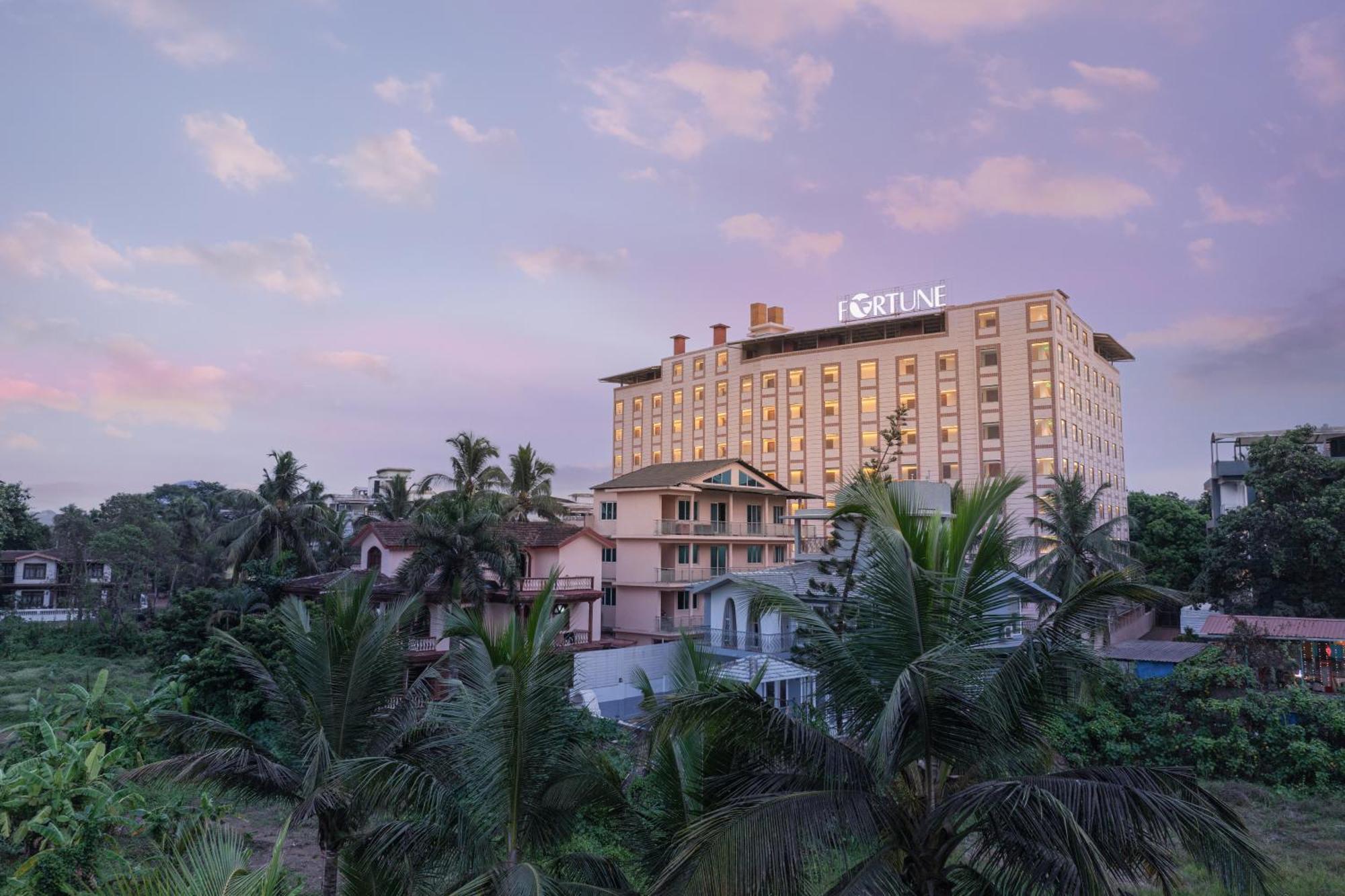 Fortune Select Candolim, Goa - Member Itc Hotels' Group Exteriör bild